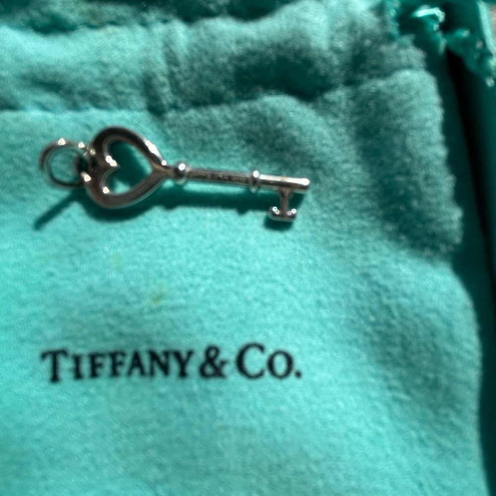 Tiffany’s key pendant 925 sterling with chain